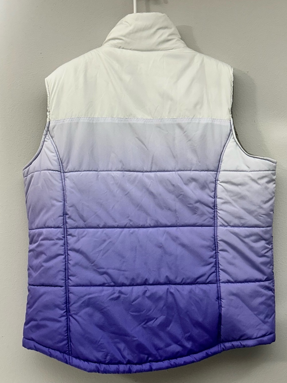 totes White to Purple Ombre Puffer Vest 3 Zipper Pockets Size XL - Picture 2 of 13
